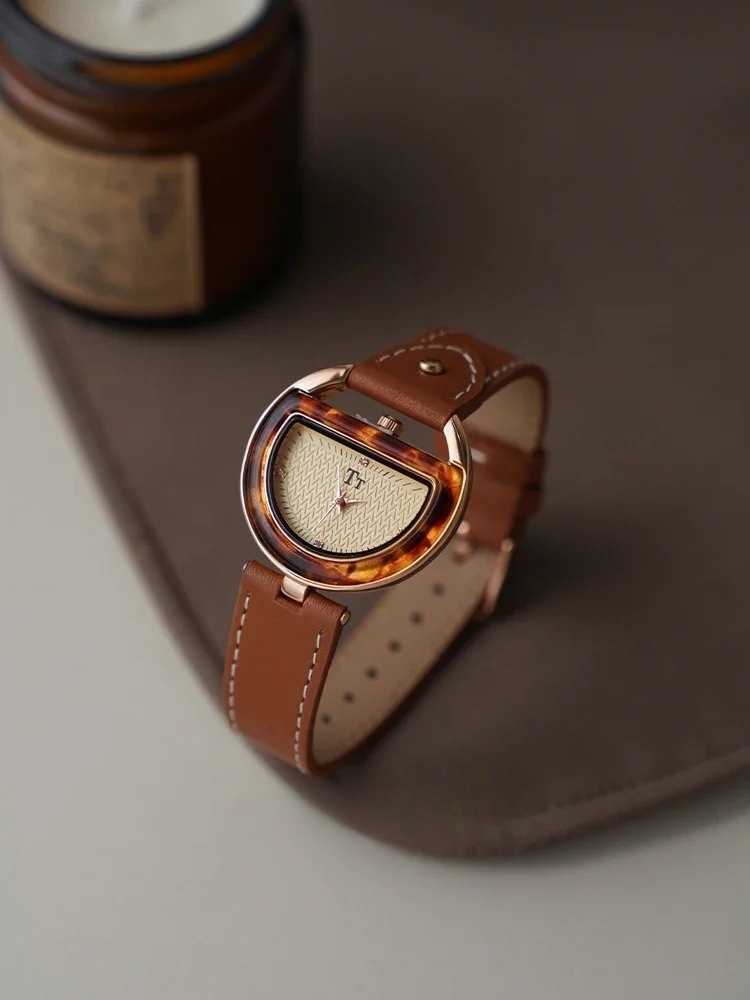 Half-Moon Timepiece
