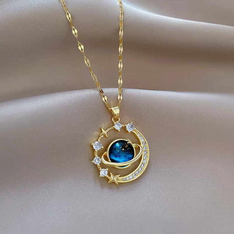 Manon Pendant & Chain